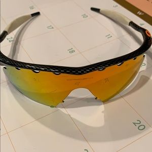 Men’s sports sunglasses